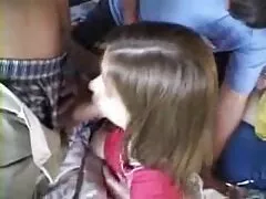 Là Kayla, Louise mới anh xet nhat ban túi?